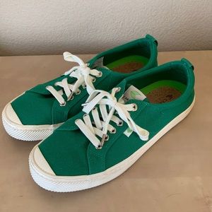🌳Cariuma green sneakers EUC